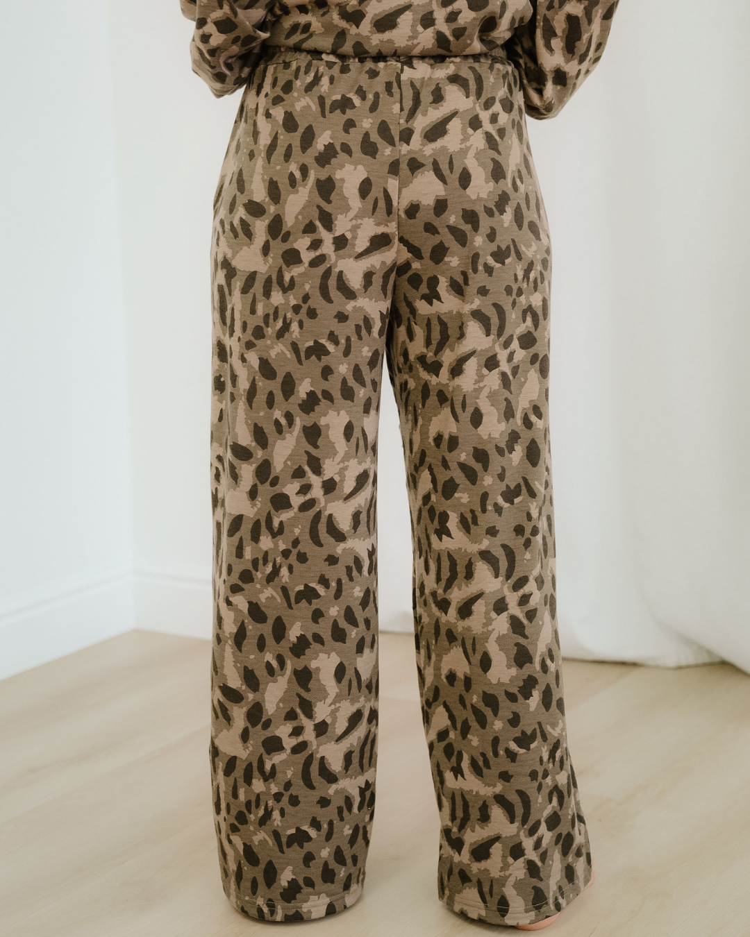 Reese Leopard Print Pullover Drawstring Loose Pants Set - Brown