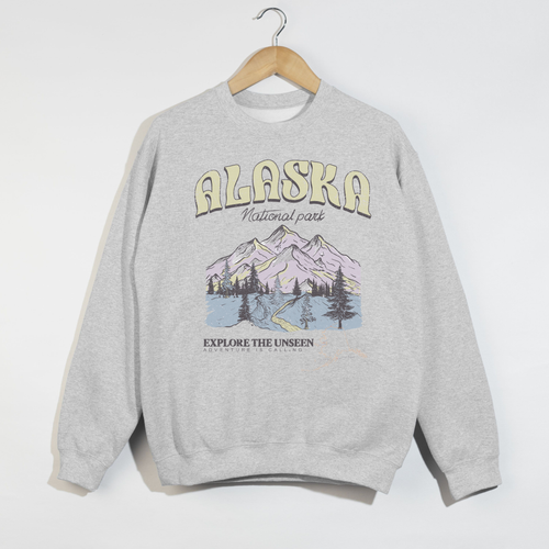 Alaska National Park Crewneck Sweatshirt | Vintage Mountain Graphic Sweatshirt